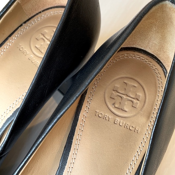 Tory Burch Logo Medallion Block-heel Pump - Picture 3 of 5